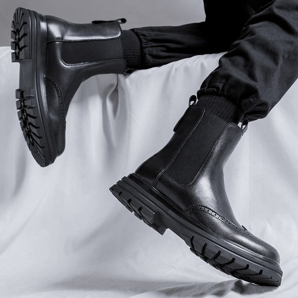 Vīriešu apaļie zābaki no eko ādas ar raupju zoli