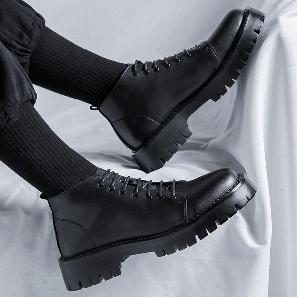 Modes vīriešu apavi no eko ādas ar šņorēm