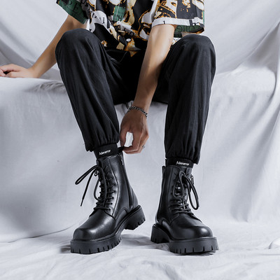 Vīriešu kurpes ar raupju zoli un aizdari - rāvējslēdzēju un šņorēm