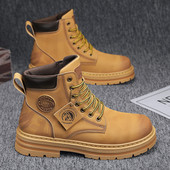 Vīriešu zābaciņi ar emblēmu - divi modeļi