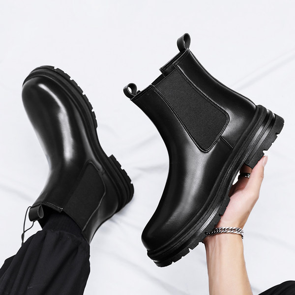 Vīriešu zābaki no mākslīgās ādas - melnā krāsā