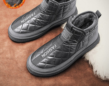 Ανδρικές μπότες με επένδυση με γράμματα και επίπεδη σόλα