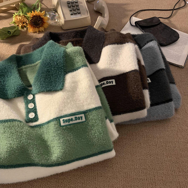 Muški zimski džemper sa klasičnom kragnom i natpisom