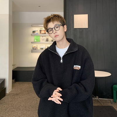 Vīriešu džemperis ar rāvējslēdzēju ar augstu apkakli