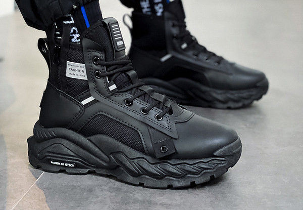 Muške zimske čizme s toplom postavom, vezicama i natpisom