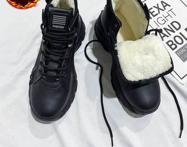 Muške zimske čizme s toplom postavom, vezicama i natpisom