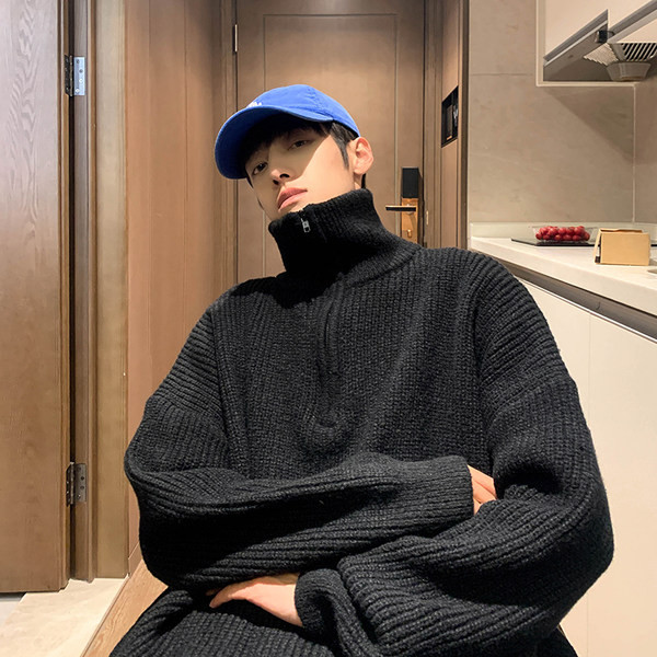 Φαρδύ μοντέλο ανδρικό πουλόβερ με ψηλό γιακά πόλο και φερμουάρ