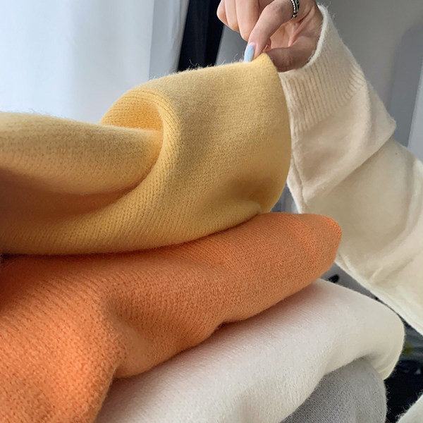 Ανδρικό πουλόβερ με οβάλ λαιμόκοψη - πολλά χρώματα