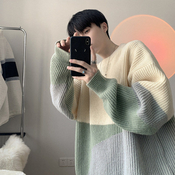 Ανδρικό πουλόβερ φαρδύ μοντέλο με οβάλ λαιμόκοψη και μακριά μανίκια