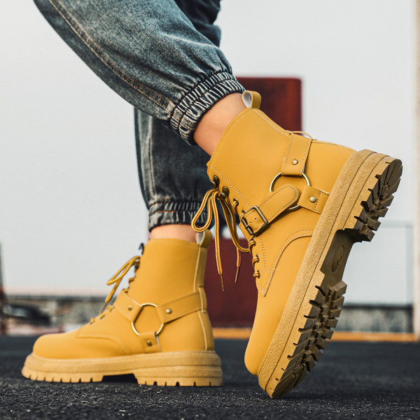 Vīriešu ziemas zābaki ar šņorēm un metāla sprādzi