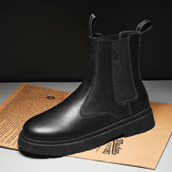 Μοντέρνες ανδρικές μπότες από ψεύτικο δέρμα με επίπεδη σόλα