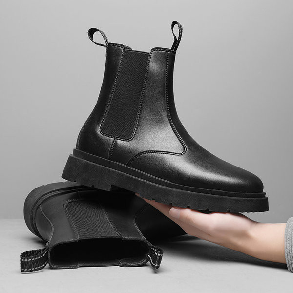 Μοντέρνες ανδρικές μπότες από ψεύτικο δέρμα με επίπεδη σόλα