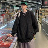 Φαρδύ ανδρικό πουλόβερ - με οβάλ λαιμόκοψη