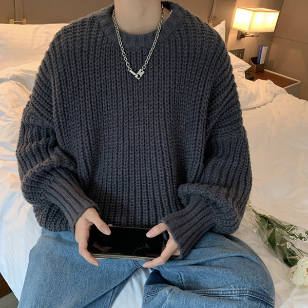 Φαρδύ ανδρικό πουλόβερ - με οβάλ λαιμόκοψη