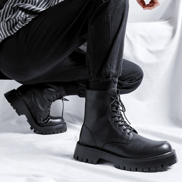 Vīriešu zābaki no eko ādas - melnbaltā krāsā