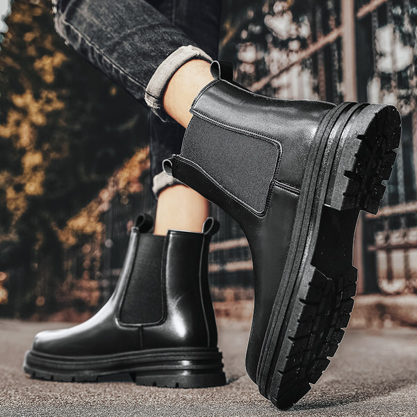 Μαύρες ανδρικές μπότες από συνθετικό δέρμα
