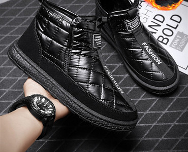 Muške zimske čizme sa ravnim đonom i natpisom