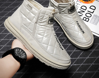 Muške zimske čizme sa ravnim đonom i natpisom