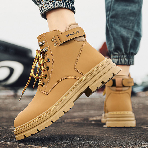 Jauna modeļa vīriešu zābaki ar šņorēm