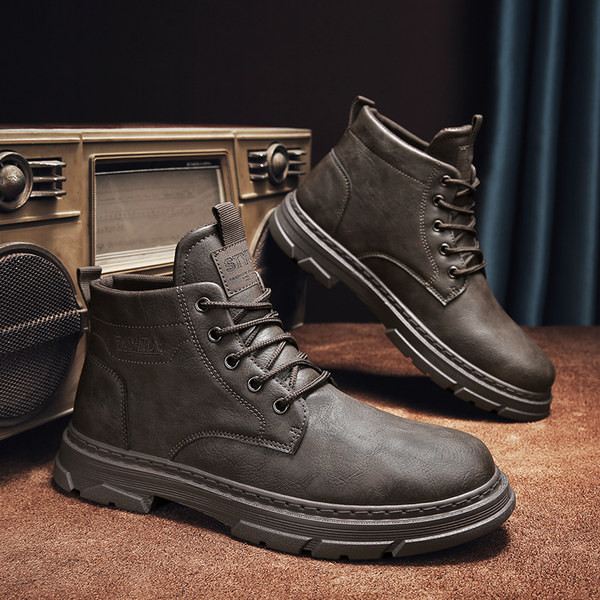 Μοντέρνες ανδρικές μπότες με κορδόνια - από τεχνητό δέρμα