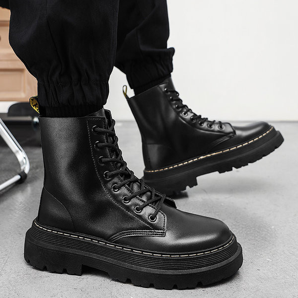 Vīriešu ādas apavi ar raupju zoli - melnā krāsā