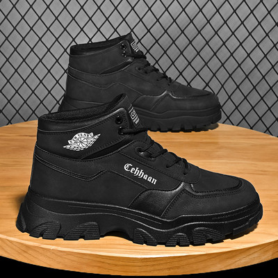 Vīriešu ziemas zābaki ar rupjām zoles šņorēm un uzrakstu