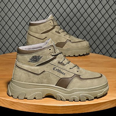 Vīriešu ziemas zābaki ar rupjām zoles šņorēm un uzrakstu