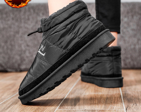 Lapos talpú téli csizma férfiaknak