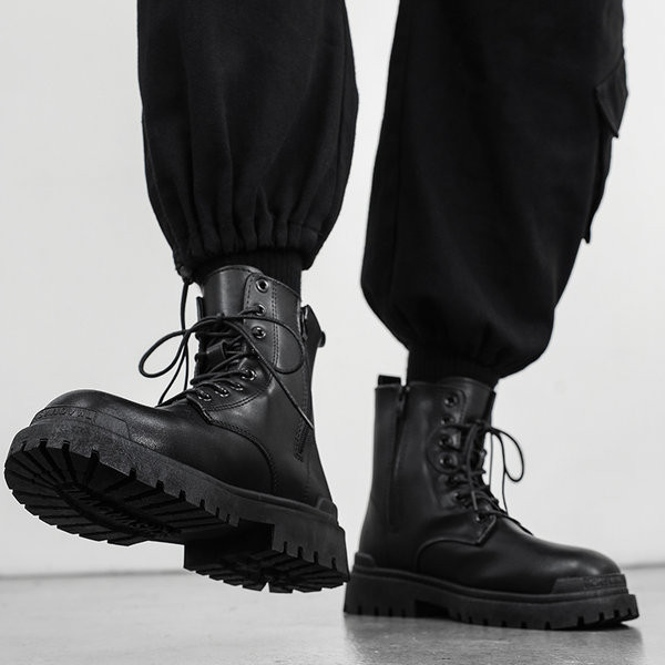 Ανδρικά μονόχρωμα μποτάκια με κορδόνια