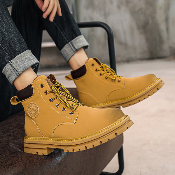 Ανδρικά μονόχρωμα μποτάκια με χοντρή σόλα