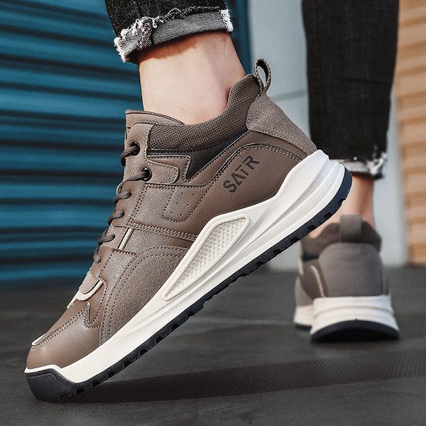 Kožne zimske cipele s visokim đonom na vezice i natpis