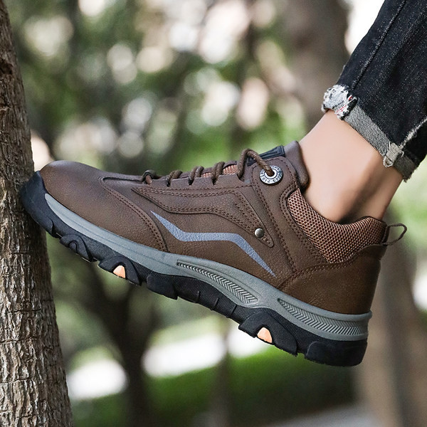 Νέο μοντέλο χειμερινών παπουτσιών με επίπεδη σόλα και κορδόνια για άνδρες