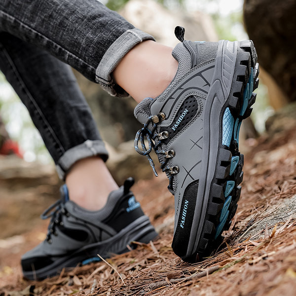 Vīriešu ziemas apavi ar uzrakstu un šņorēm jauns modelis