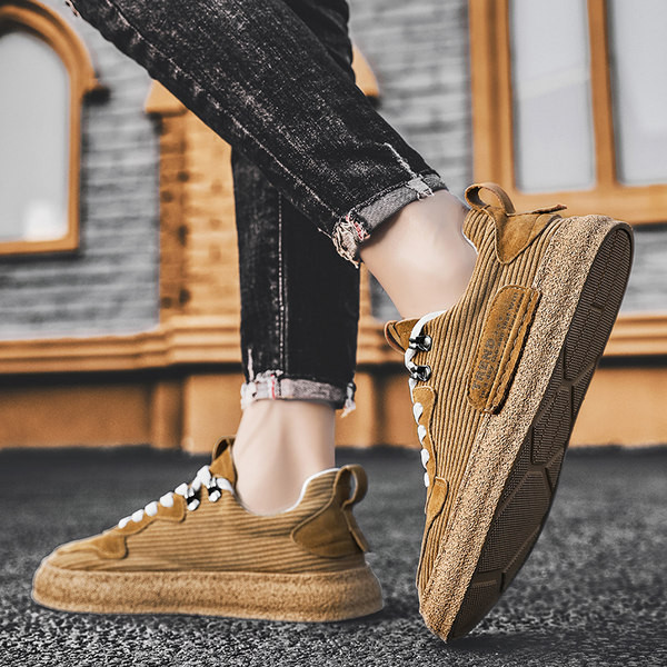 Vīriešu apavi no eko zamšādas - ar plakanu zoli