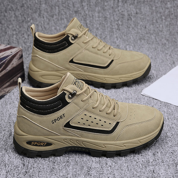 Αθλητικά ανδρικά παπούτσια με τραχιά σόλα