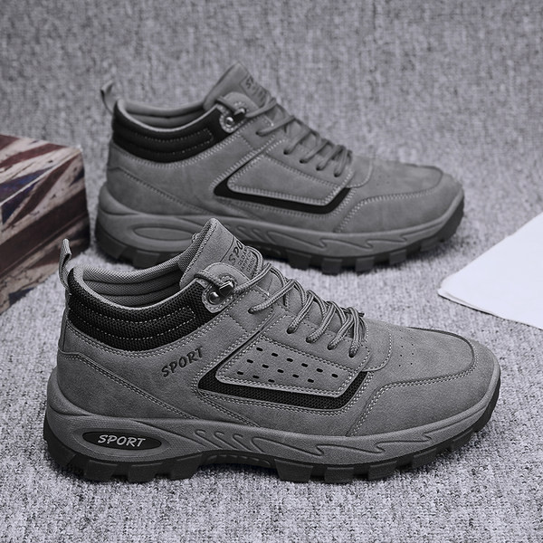 Αθλητικά ανδρικά παπούτσια με τραχιά σόλα