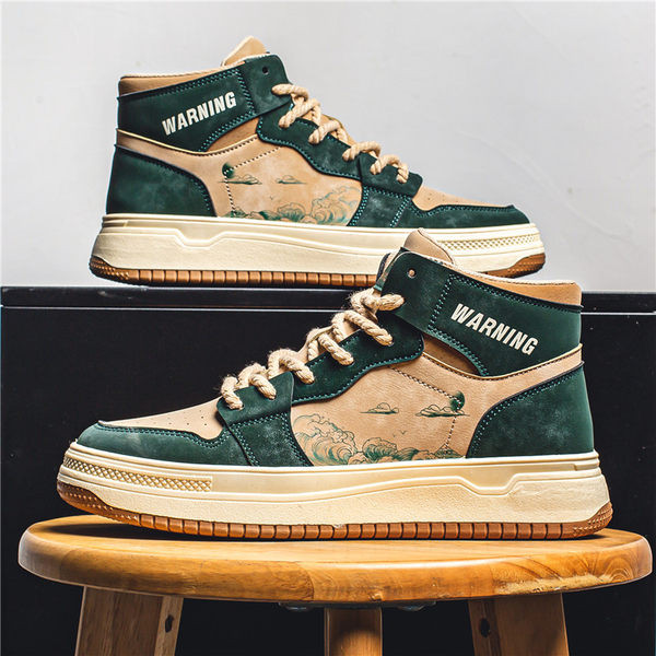 Ανδρικά sneakers με κορδόνια και επιγραφή