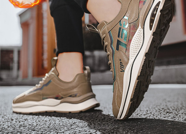 Χειμερινά ανδρικά μποτάκια με πουπουλένια φόδρα