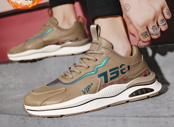 Χειμερινά ανδρικά μποτάκια με πουπουλένια φόδρα