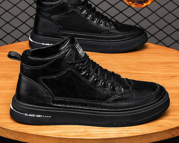 Ziemas apavi no eko ādas vīriešiem - divi modeļi