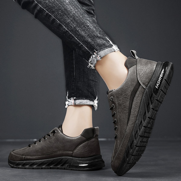 Νέο μοντέλο χειμερινών παπουτσιών με επιγραφή και κορδόνια - οικολογικό δέρμα