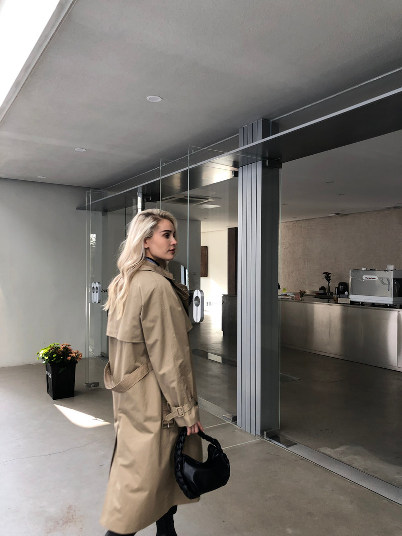 UK Pilnīgi jauns Fashion 2022 Rudens/Rudens Ikdienas Divkāršs Simple Classic Garš Trench mētelis ar jostu Chic Sieviešu vējjaka