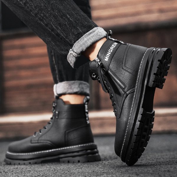 Ανδρικές στρογγυλεμένες μπότες από οικολογικό δέρμα - μαύρο και καφέ χρώμα