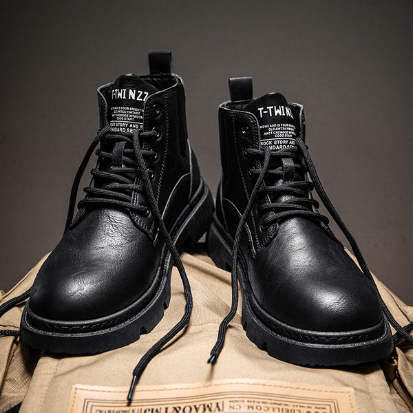 Modes ziemas zābaki no eko ādas ar uzrakstiem un šņorēm