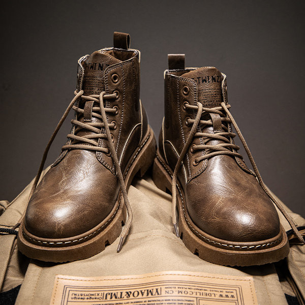 Modes ziemas zābaki no eko ādas ar uzrakstiem un šņorēm