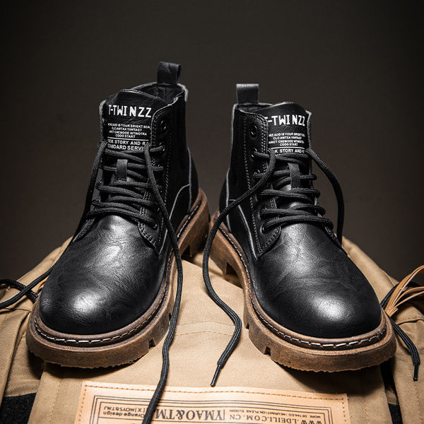 Modes ziemas zābaki no eko ādas ar uzrakstiem un šņorēm