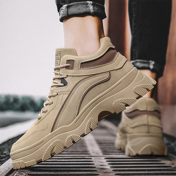 Ανδρικά sneakers με τραχιά σόλα