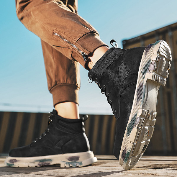 Ανδρικές χειμερινές μπότες με ψηλό λογότυπο και κορδόνια