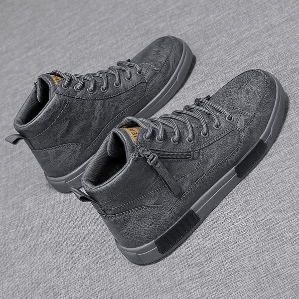 Νέο μοντέλο ανδρικών παπουτσιών με επίπεδη σόλα και φερμουάρ