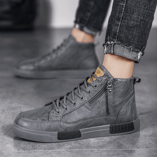 Νέο μοντέλο ανδρικών παπουτσιών με επίπεδη σόλα και φερμουάρ